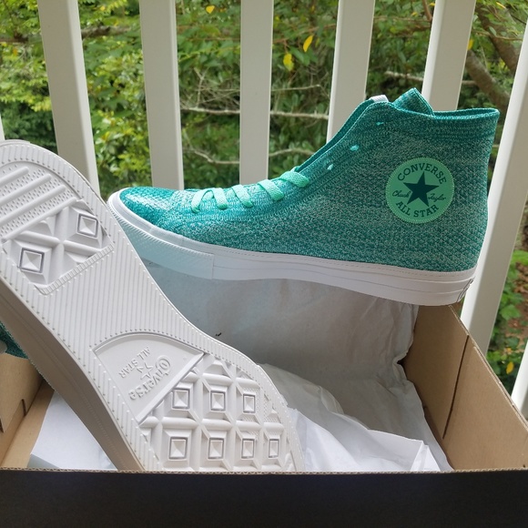 Converse - Picture 2 of 4